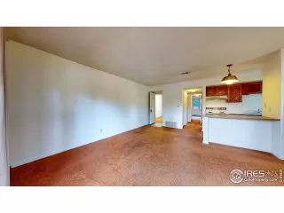 Photo #5: 911474 Listing