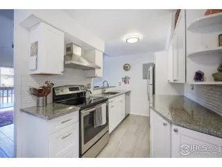 Photo #3: 911655 Listing