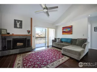 Photo #5: 911655 Listing