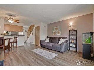 Photo #5: 911659 Listing 