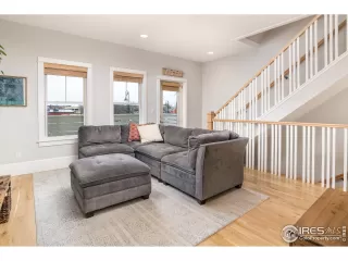 Photo #5: 911682 Listing