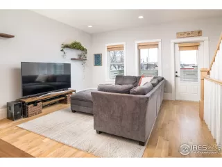 Photo #6: 911682 Listing