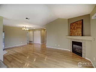 Photo #2: 911692 Listing