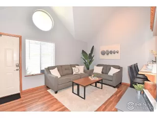 Photo #2: 911739 Listing