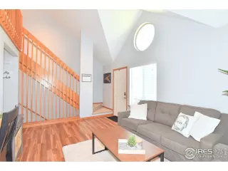 Photo #4: 911739 Listing