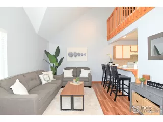 Photo #5: 911739 Listing