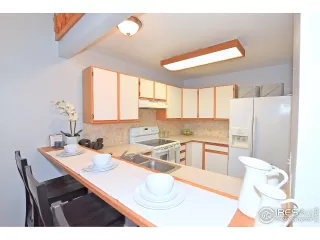 Photo #6: 911739 Listing