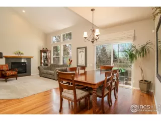 Photo #5: 911752 Listing