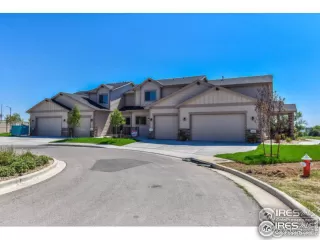 Photo #5: 911753 Listing