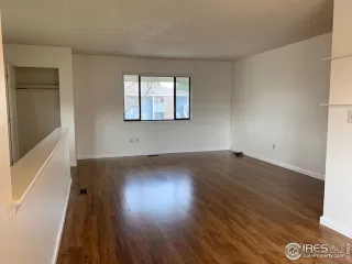 Photo #4: 911772 Listing