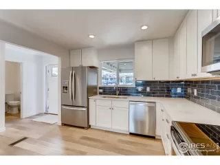 Photo #4: 911785 Listing