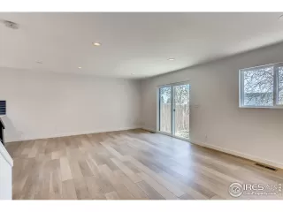 Photo #6: 911785 Listing