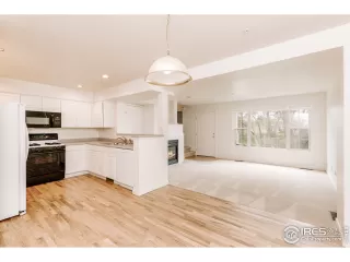 Photo #3: 911854 Listing