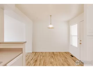 Photo #5: 911854 Listing