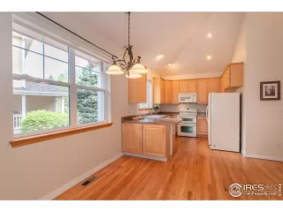 Photo #6: 911855 Listing