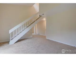 Photo #5: 911966 Listing