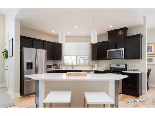 Photo #4: 911968 Listing