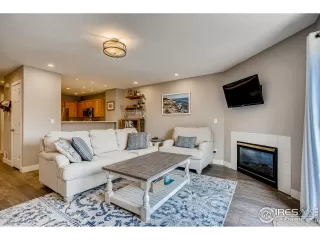 Photo #4: 912087 Listing