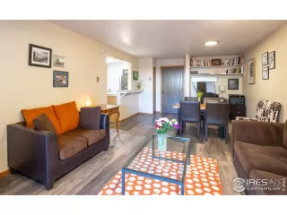 Photo #3: 912102 Listing