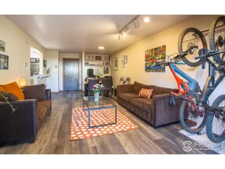 Photo #4: 912102 Listing