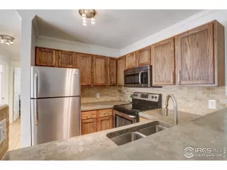 Photo #6: 912256 Listing