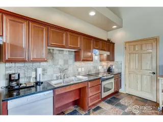 Photo #5: 912282 Listing