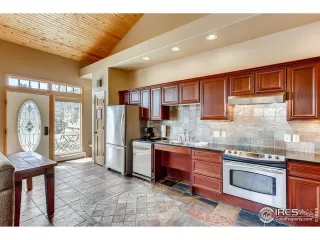 Photo #6: 912282 Listing