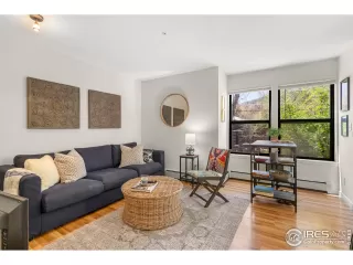 Photo #5: 912370 Listing 