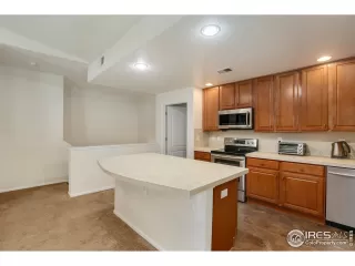 Photo #4: 912430 Listing