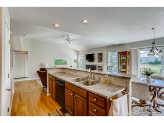 Photo #5: 912526 Listing