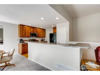 Photo #6: 912526 Listing