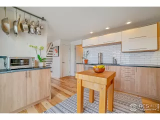 Photo #5: 912535 Listing