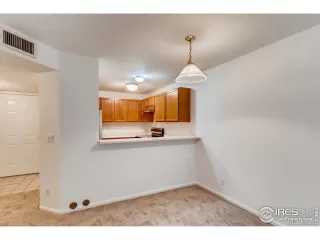 Photo #3: 912558 Listing