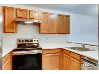 Photo #6: 912558 Listing