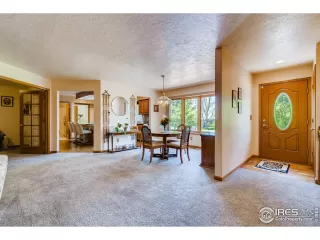 Photo #6: 912570 Listing