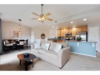 Photo #6: 912605 Listing