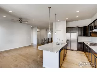 Photo #5: 912654 Listing