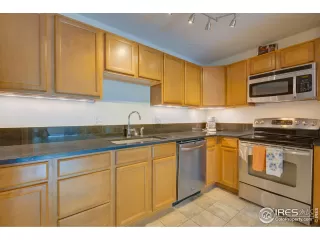 Photo #4: 912659 Listing