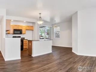 Photo #2: 912710 Listing