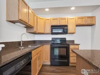 Photo #4: 912710 Listing