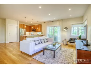 Photo #4: 912808 Listing