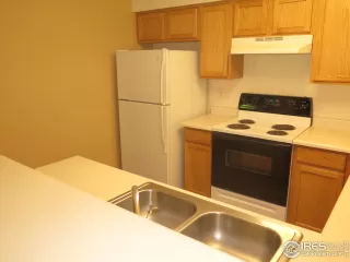 Photo #5: 912919 Listing