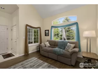 Photo #3: 912957 Listing