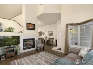 Photo #5: 912957 Listing