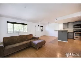 Photo #6: 913043 Listing