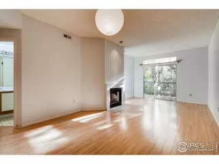 Photo #5: 913109 Listing