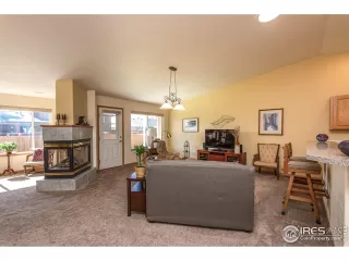 Photo #4: 913190 Listing