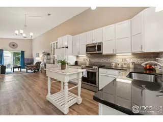 Photo #3: 913396 Listing