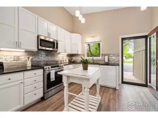 Photo #4: 913396 Listing