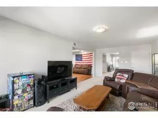 Photo #4: 913398 Listing 